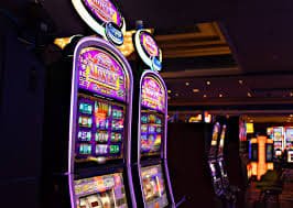 wk777 mobile slot game interface with PHP balance and GCash deposit option